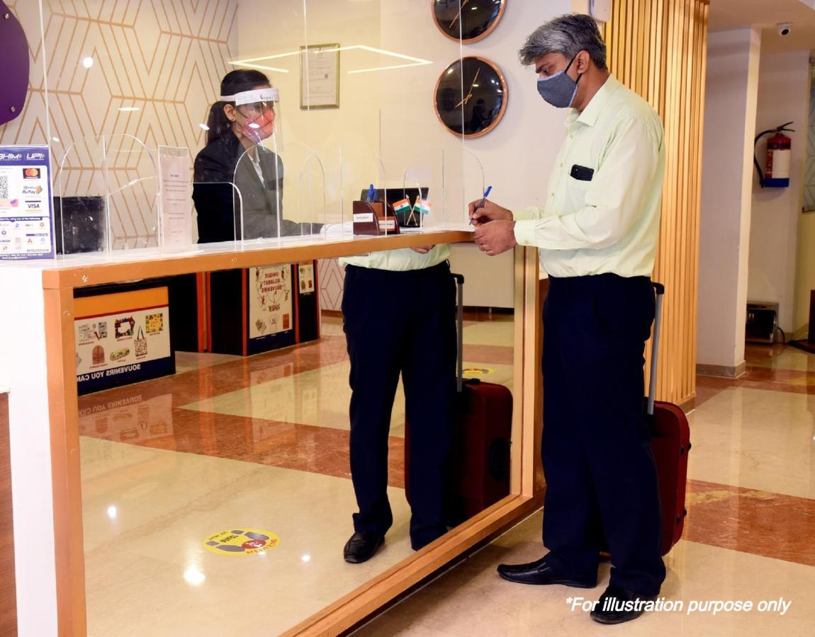 Spot On Hotel Midtown Gondia Екстер'єр фото