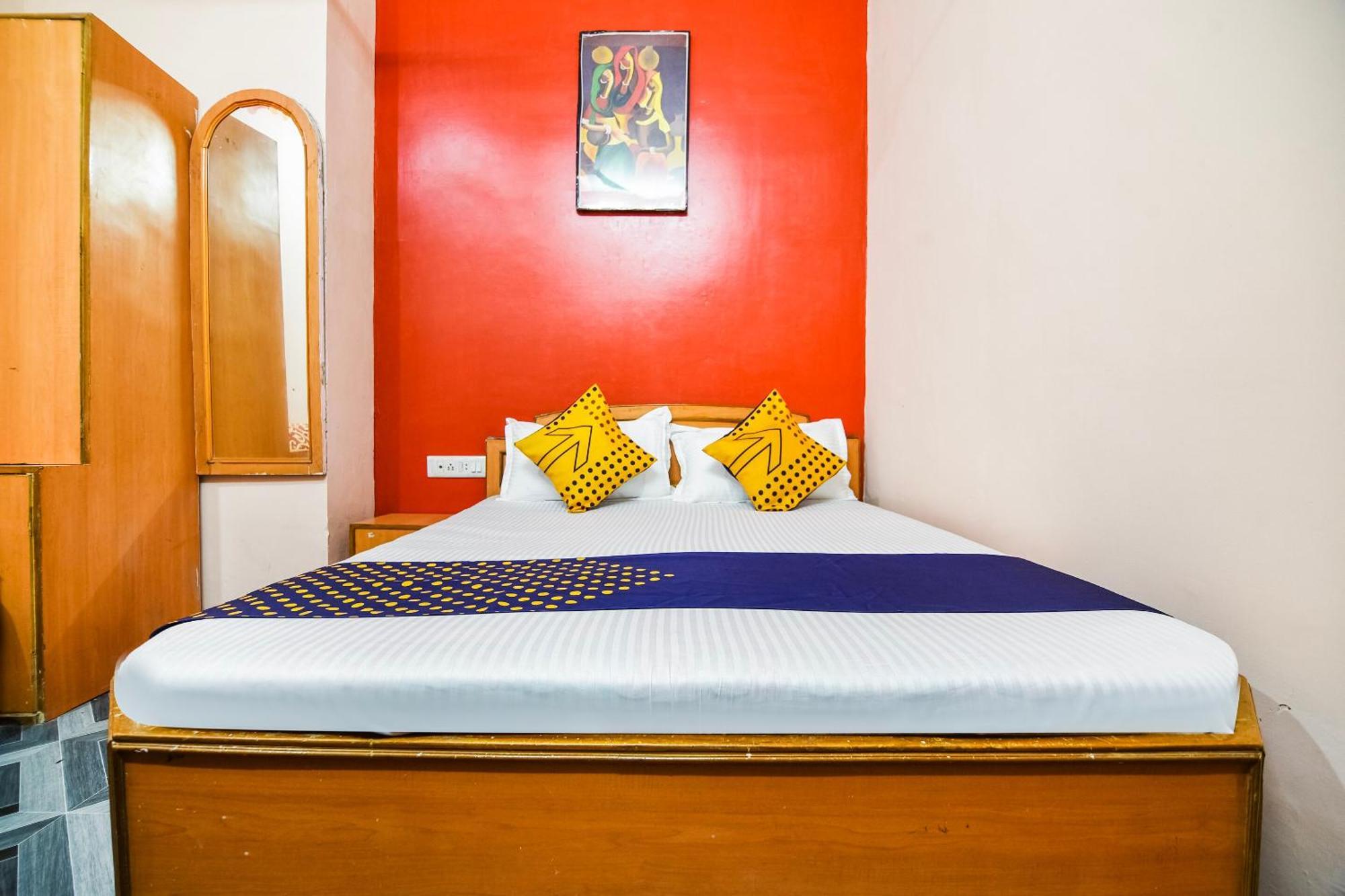 Spot On Hotel Midtown Gondia Екстер'єр фото