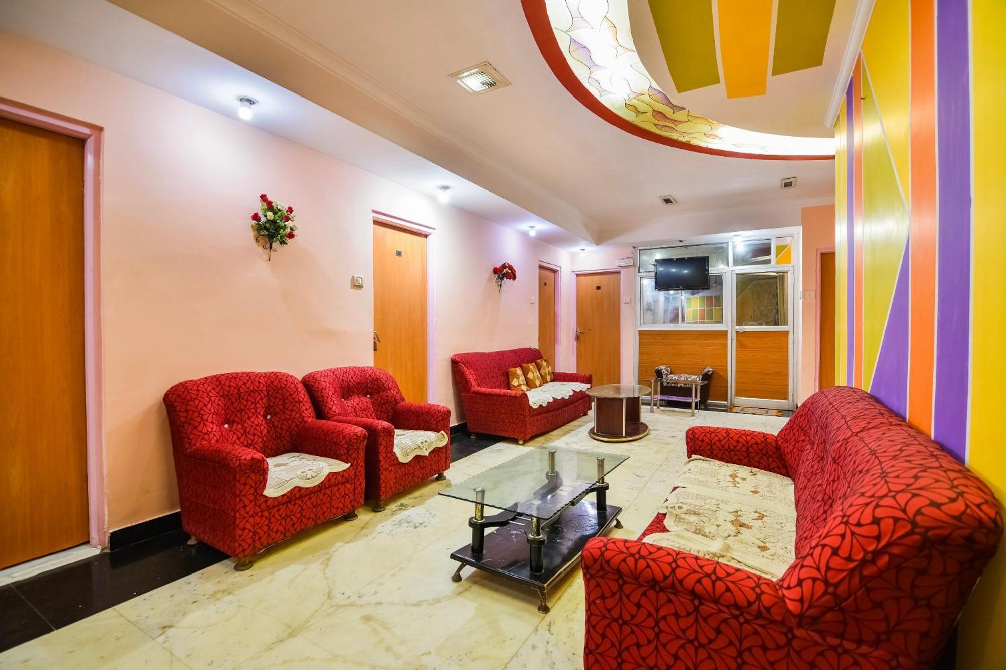 Spot On Hotel Midtown Gondia Екстер'єр фото