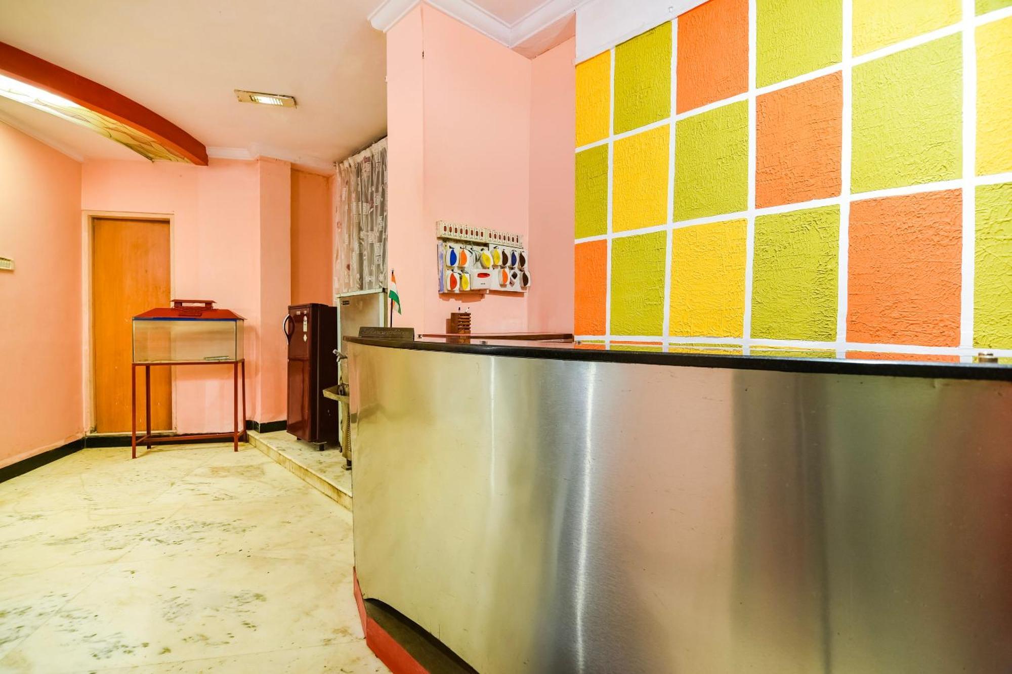 Spot On Hotel Midtown Gondia Екстер'єр фото